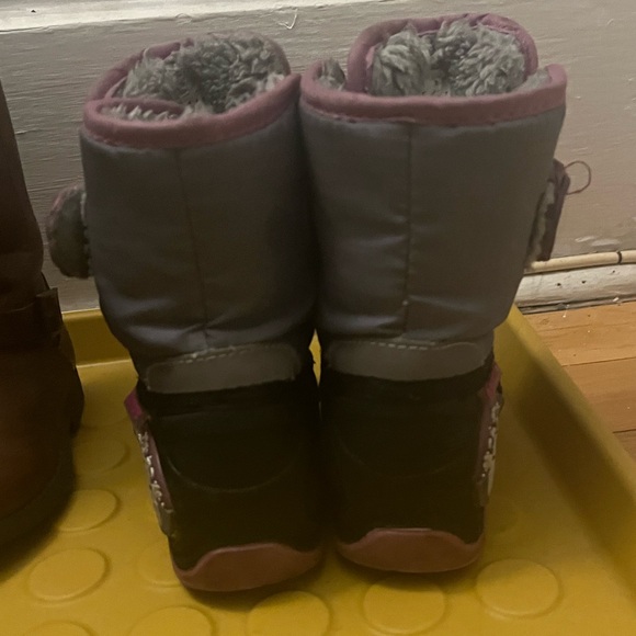 winter boot size 8 - Picture 4 of 6